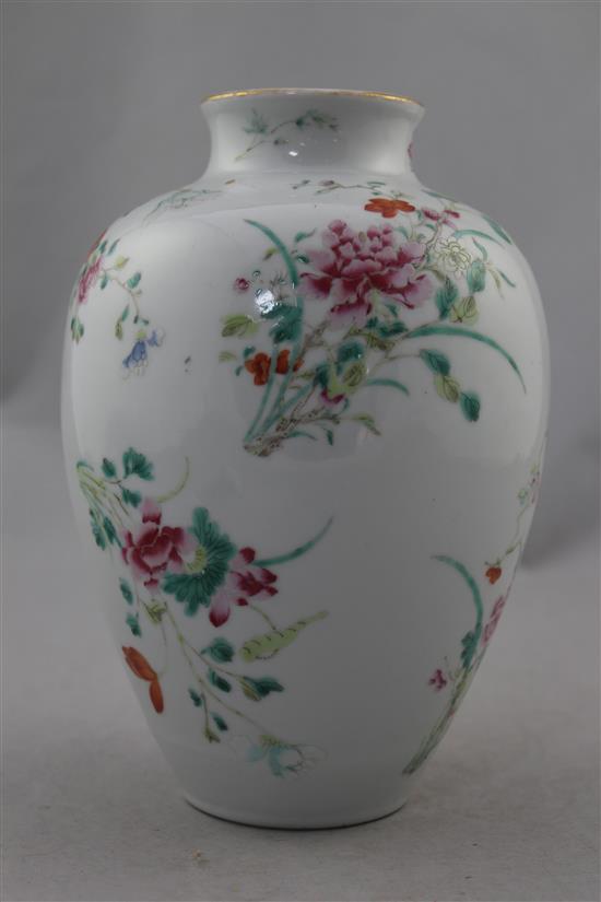 A Chinese famille rose ovoid vase, late 19th century, 19.5cm.